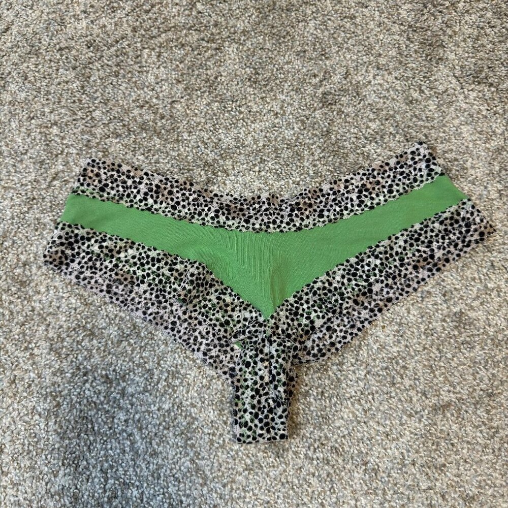 Victoria's Secret Panties Underwear Thong M Medium Cheetah Leopard Cheeky Sexy